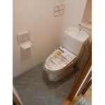 床をバリアフリーにし、お好みのトイレ空間に