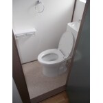 壁も床も一新!トイレ入替工事