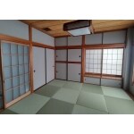 和室の土壁をクロスに張替えと縁なしビニール畳に入替えました。
