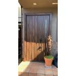 西日のあたる玄関ドアをリフレッシュ！