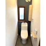 経年劣化によるトイレのクロスが気になる