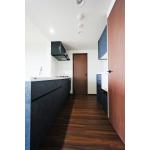 ペニンシュラ型のシステムキッチンに交換