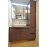 ハイグレードの収納付き洗面台に交換