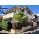 落ち着いた暖色で重厚感ある佇まいに