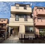 茶色から明るいクリーム色へ！爽やか外壁に一新