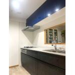 684.ポイント色を加えたキッチン