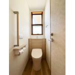 収納一体で清潔・安心。TOTOレストパルのトイレリフォーム