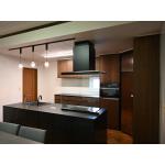 U型から憧れのアイランドへ！収納力抜群のエレガントキッチン