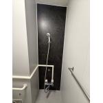 浮いたタイルを補修・壁パネル貼り