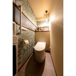 ウィリアムモリスのクロスがつくる英国風なトイレ空間