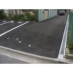 アスファルト駐車場