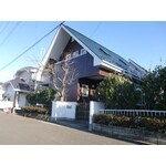 目を惹く際立った外装