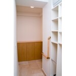 スケルトンリフォームでキッチンを部屋のど真ん中へ