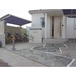 趣が異なるアプローチを持った二世帯住宅