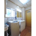 お風呂上りでもあったか・家事動線も考えて間取り変更した洗面