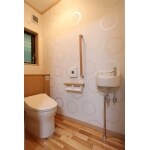 収納付のカウンター式トイレですっきり・安全になりました。