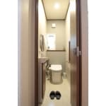 動線を意識した扉を選び、使い勝手のよいトイレ空間に・・・