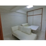 畳からフローリングへ、白を基調とした和洋室