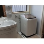 美しい洗面化粧台と快適な洗濯スペース