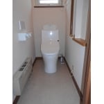 手摺の取付とトイレの改修工事
