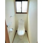 【新築】シンプル形状のトイレ
