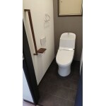 落ち着いた空間のトイレ