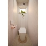 【建替】淡いピンクで優しい雰囲気のトイレ空間