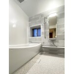523.自動洗浄床ワイパーで床掃除がらくちんな浴室。
