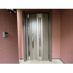 断熱性能の優れた玄関ドアや最新の衛生設備へ交換