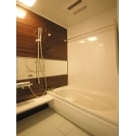 TOTO社の「リモデルバスルーム」広く見える浴室