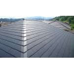建物と屋根材のバランスを考え、敢えて同じ厚みの屋根材仕上げ。