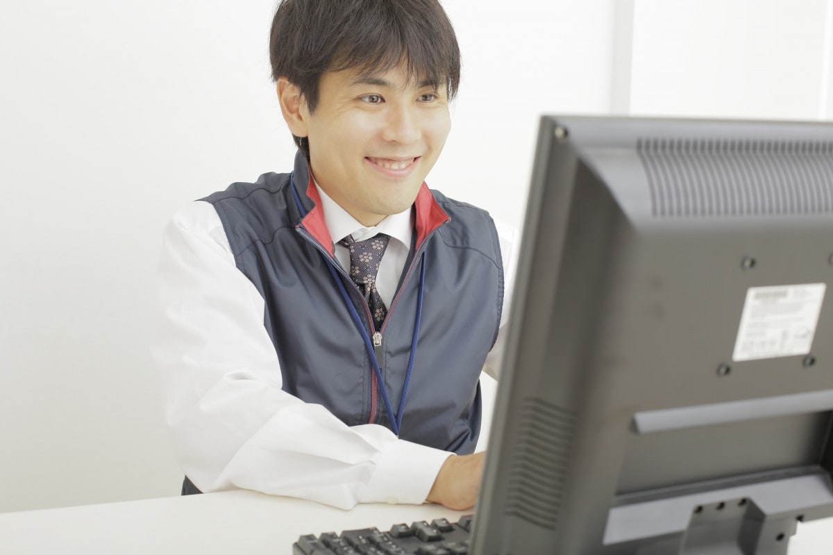家電量販店の男性