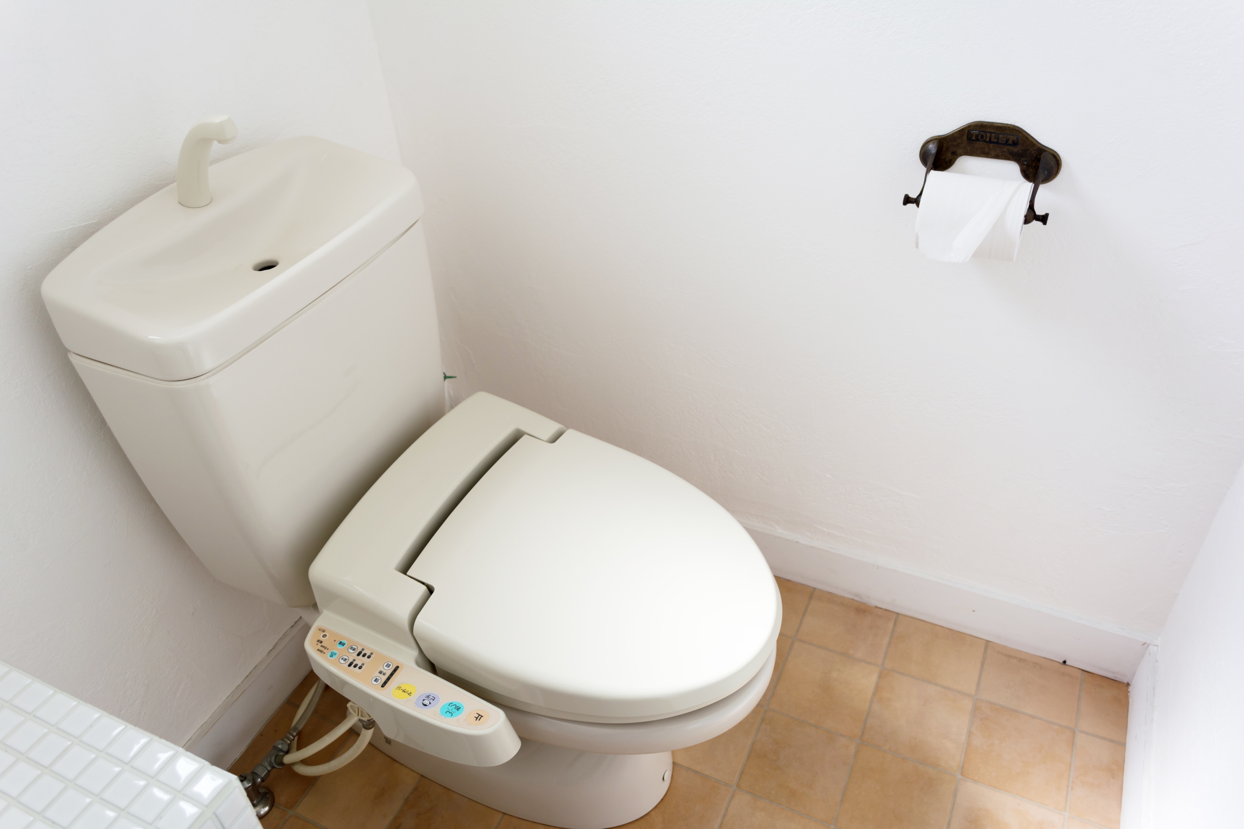 トイレタンクの不具合、部品だけ交換すれば良いのでは？｜リフォーム会社紹介サイト「ホームプロ」
