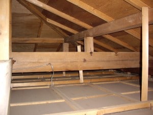 屋根裏の断熱方法