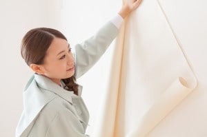 マンション壁紙張り替え費用はどのくらい？