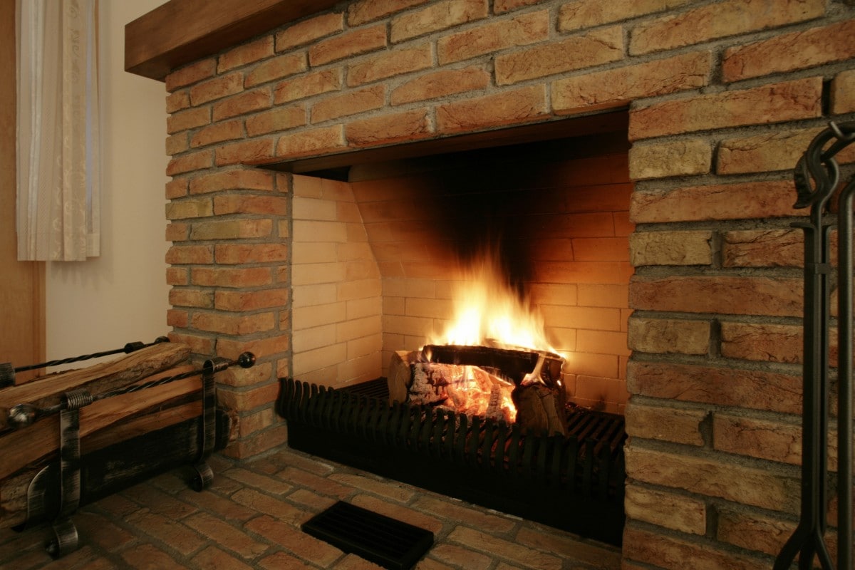 暖炉で素敵な家に！リノベーションにかかる費用・種類・注意点について