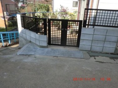 うちは大丈夫 古いブロック塀を放置する危険性とおしゃれなリフォーム方法を解説 リフォーム会社紹介サイト ホームプロ