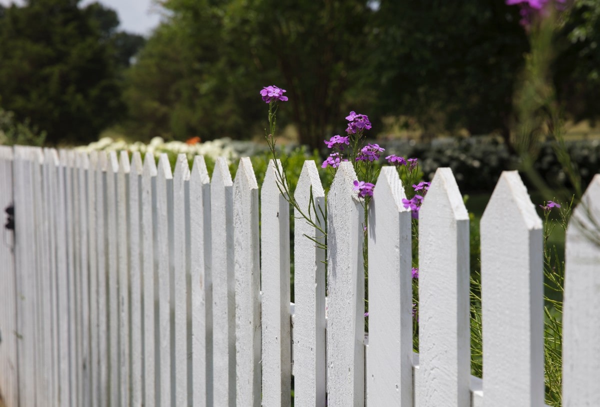 庭の柵 フェンスを自分でdiy 目隠しリフォーム事例や施工費用もチェック リフォーム会社紹介サイト ホームプロ