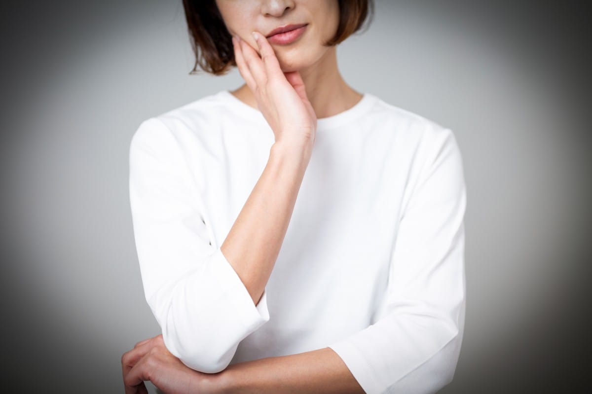 業者への不信感で費用を払わないイメージ
