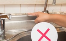キッチンシンク水漏れが起きる原因と対処方法