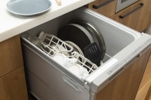 ビルトイン食洗機で家事を時短！後付けや交換にかかる費用や注意点、メーカーを解説